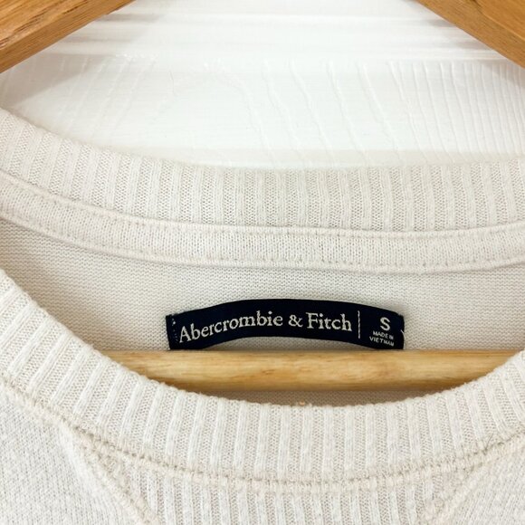 Abercrombie & Fitch Cream Short Sleeve Logo Tee Shirt Women’s Small EUC - Picture 4 of 5
